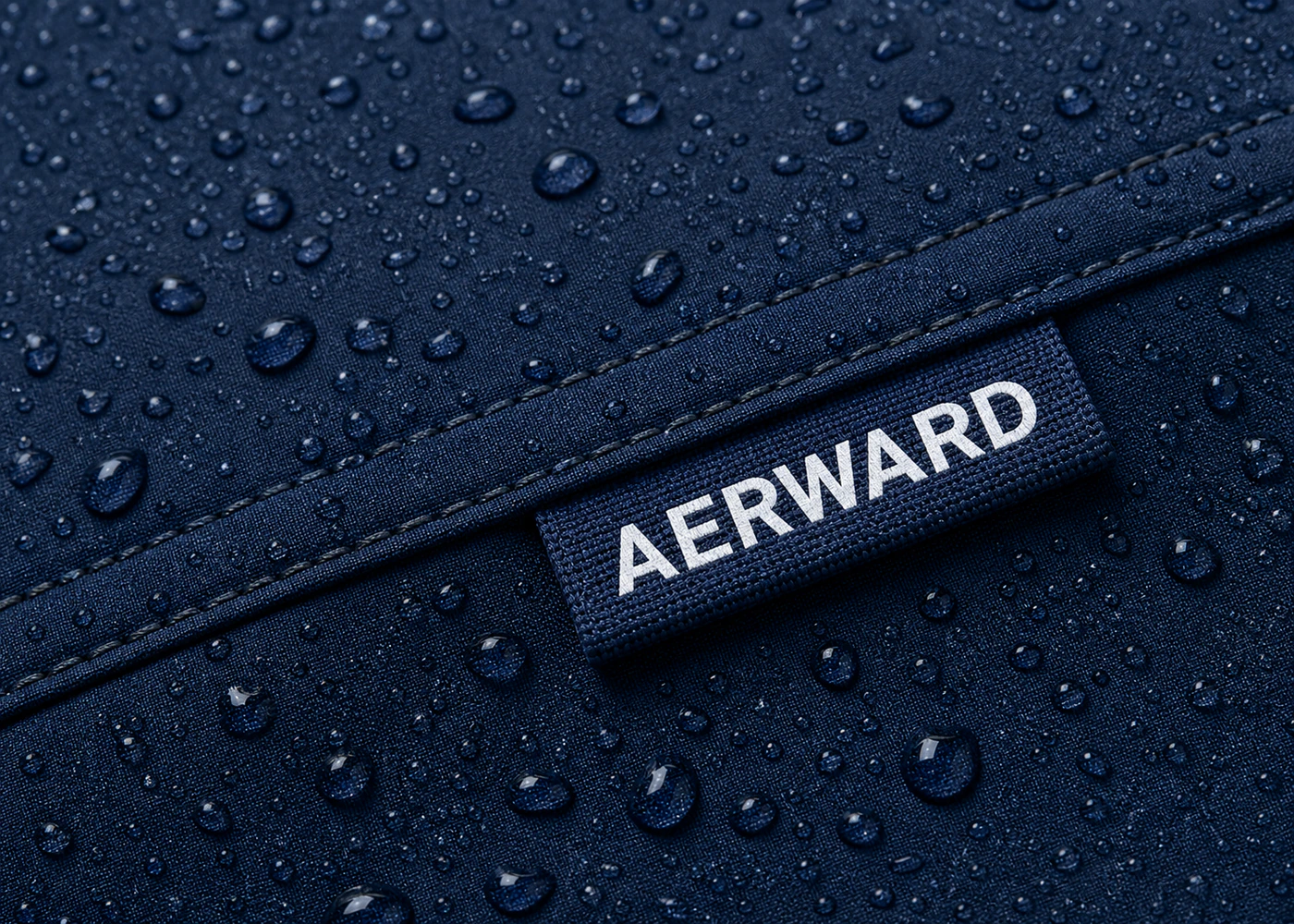 물방울이 맺힌 AERWARD 네이비 원단