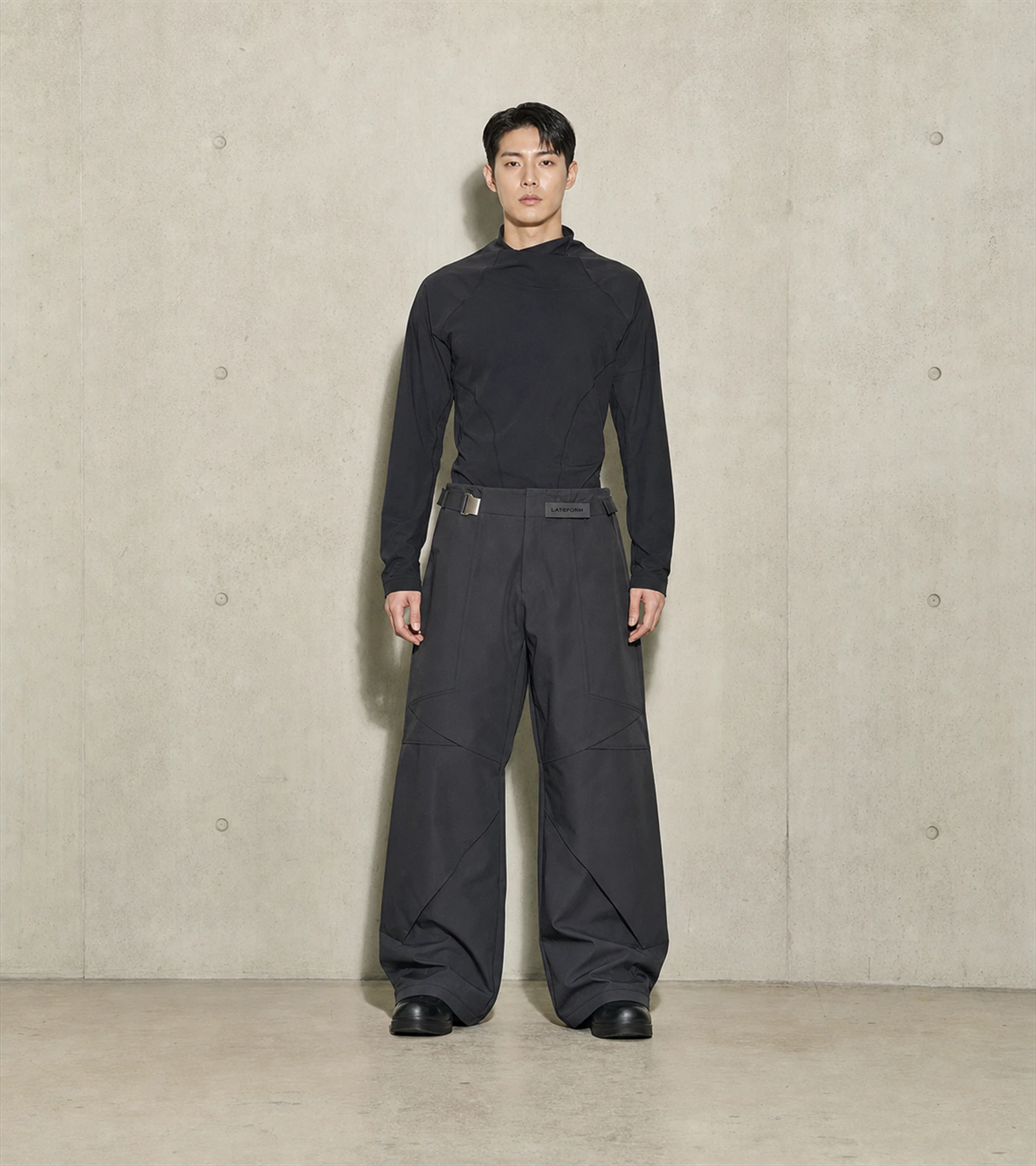 2시 15분 RETURN TROUSER 룩